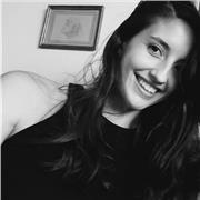 Profesora de historia imparte clases a niños de todas las edades